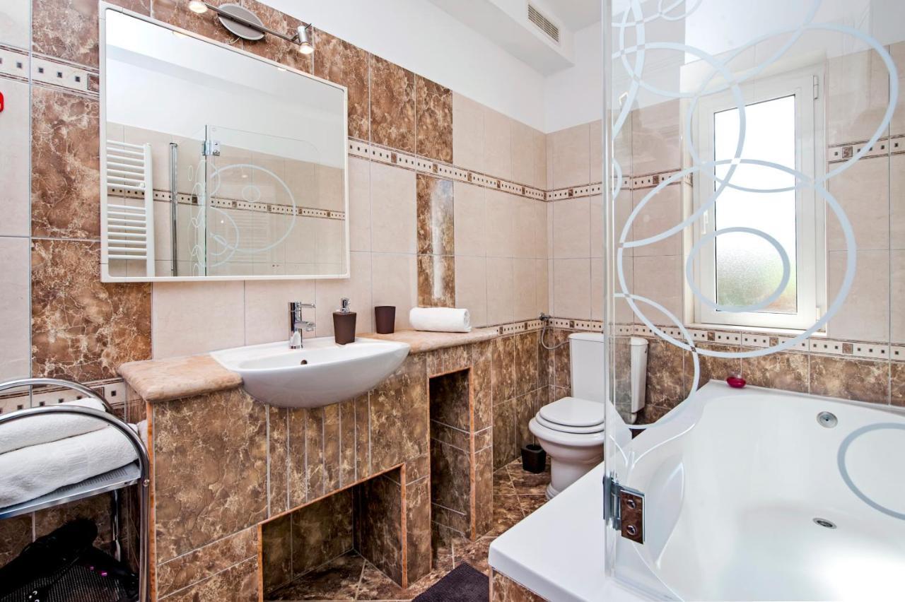 Apartman Klara โรวีน ภายนอก รูปภาพ