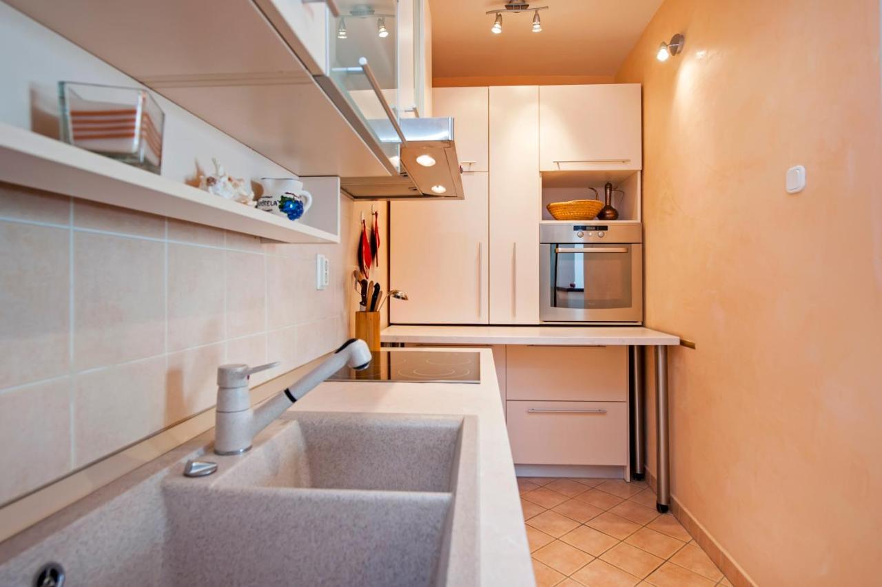 Apartman Klara โรวีน ภายนอก รูปภาพ