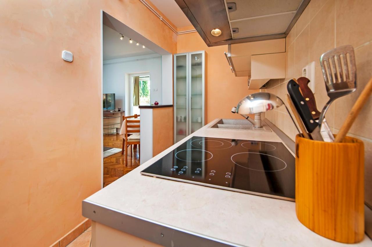 Apartman Klara โรวีน ภายนอก รูปภาพ